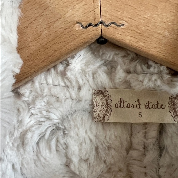 Altar'd State Cream and Tan Shearling Vest - Picture 3 of 7